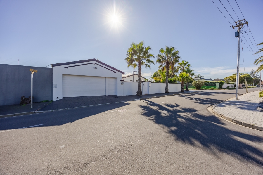 5 Bedroom Property for Sale in Milnerton Central Western Cape